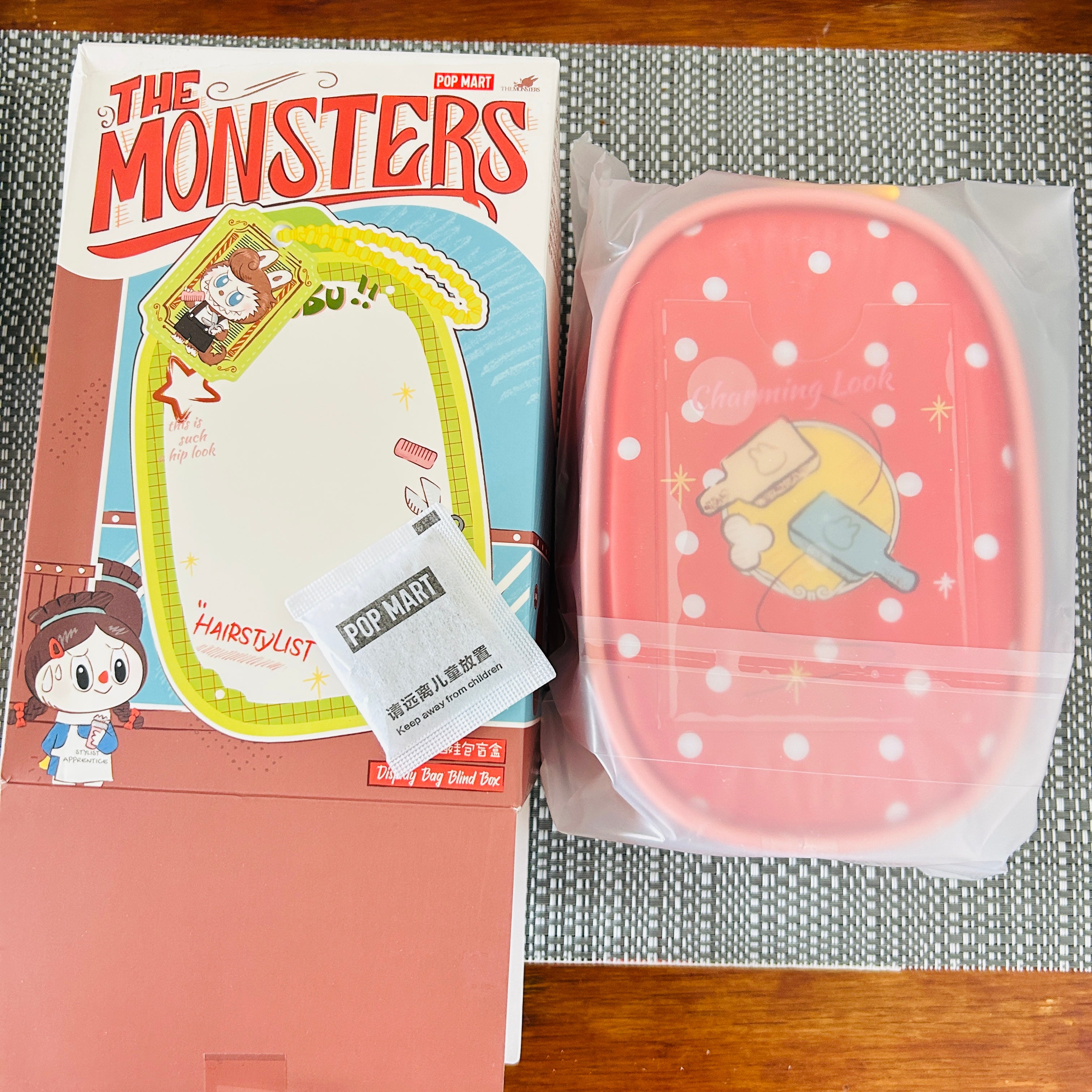 Loose Waves - The Monsters Hair Salon Series Doll Display Bag