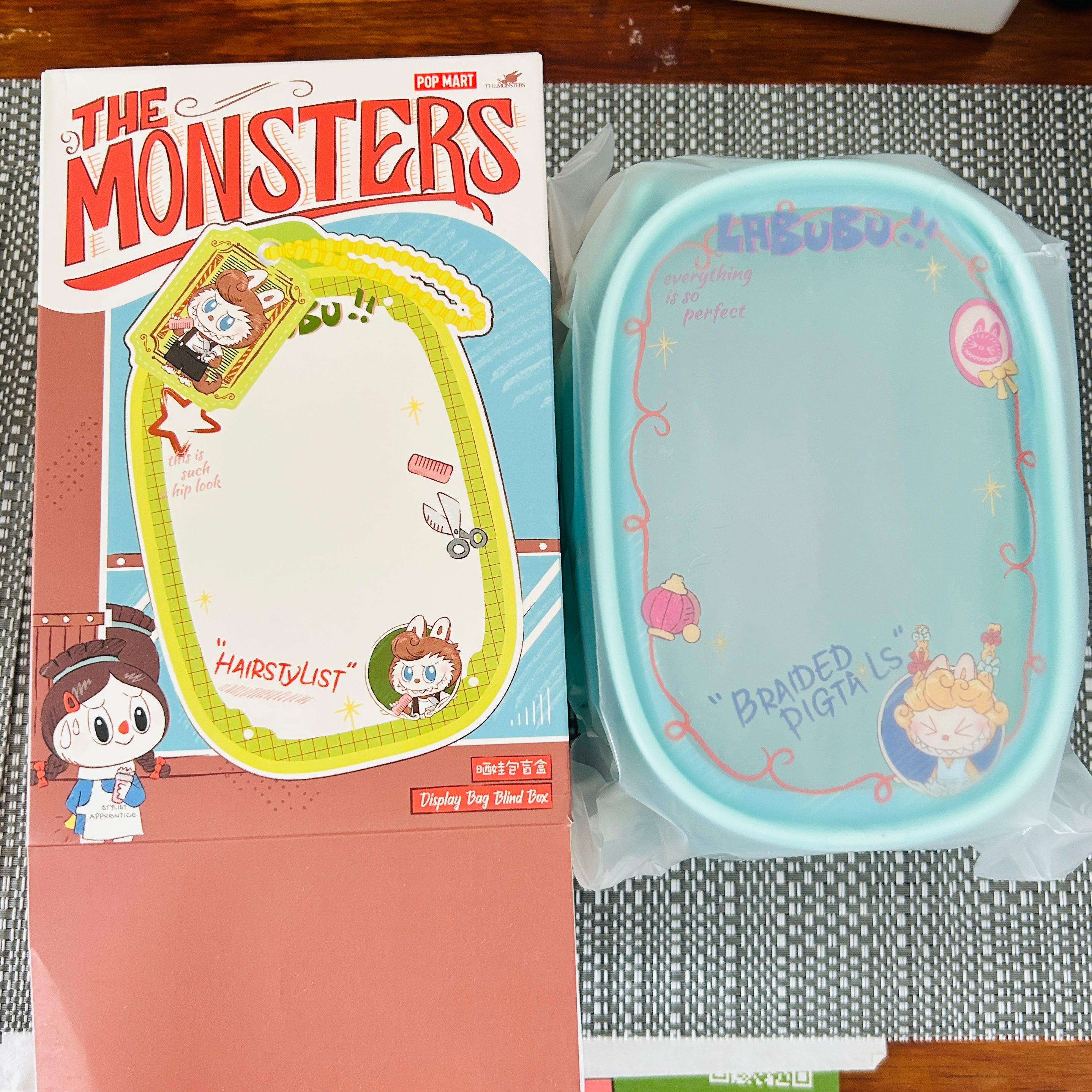 A light blue plastic doll display bag of The Monster Hair Salon Series