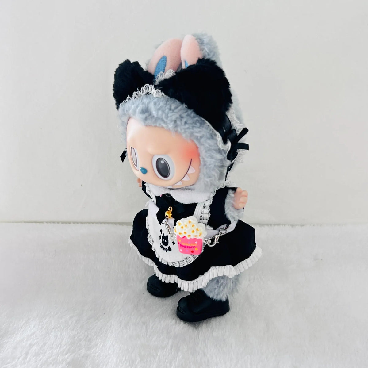 Black Cat Maid Costume Set for 17cm Labubu Dolls – Frilly Apron Dress, Cat Ears & Popcorn Charm
