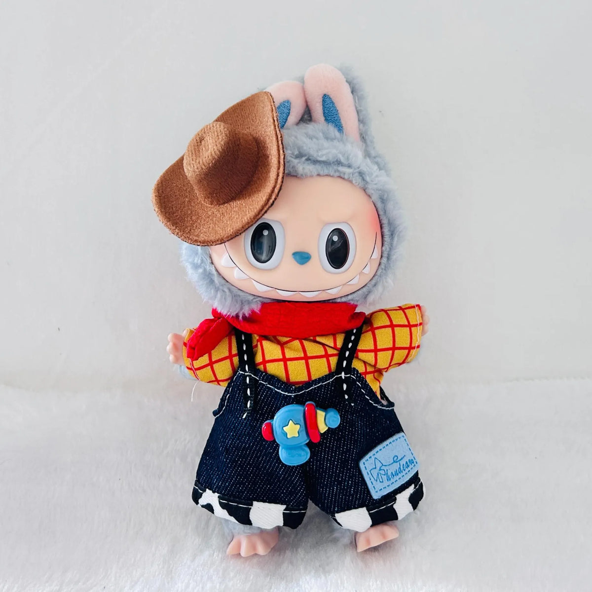 Cowboy Outfit Set for 17cm Labubu Dolls – Plaid Shirt, Cow-Print Dungarees & Western Hat